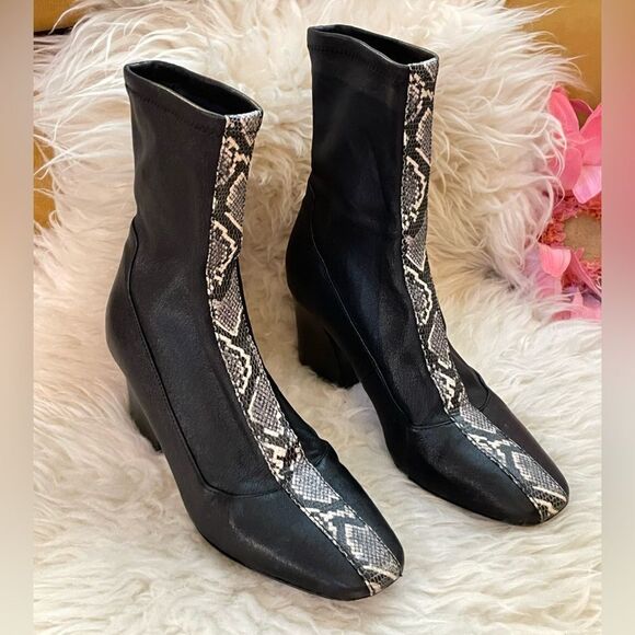 Donald J. Pliner Gian Snake Embossed Boots Stretch 6.5 - Picture 1 of 9